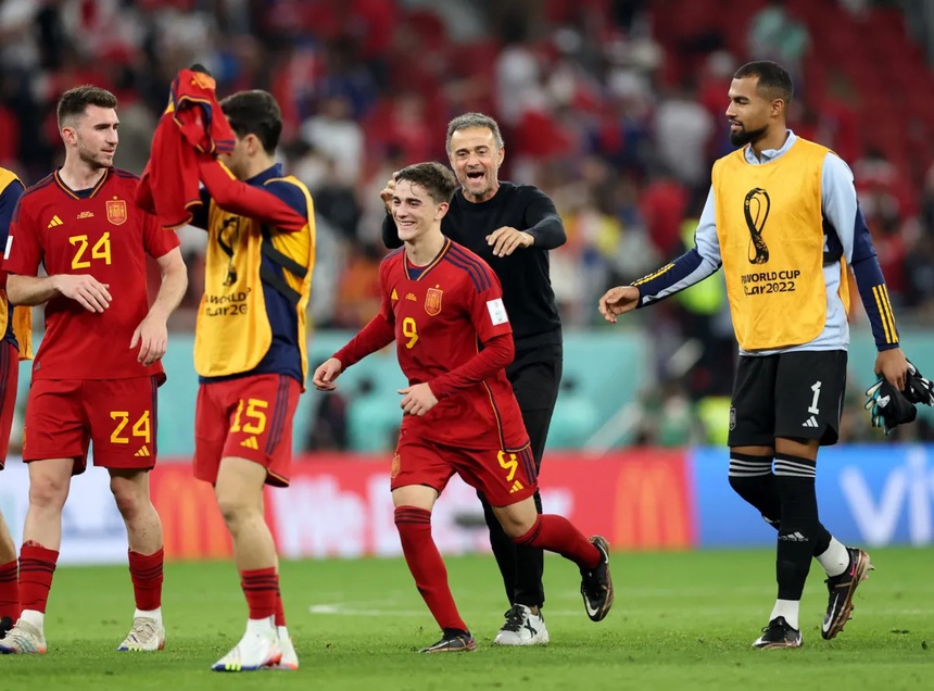 HLV Luis Enrique: 'Quan hệ là chuyện bình thường ở World Cup' - Ảnh 2. HLV Luis Enrique: 'Quan hệ là chuyện bình thường ở World Cup' - Ảnh 2.