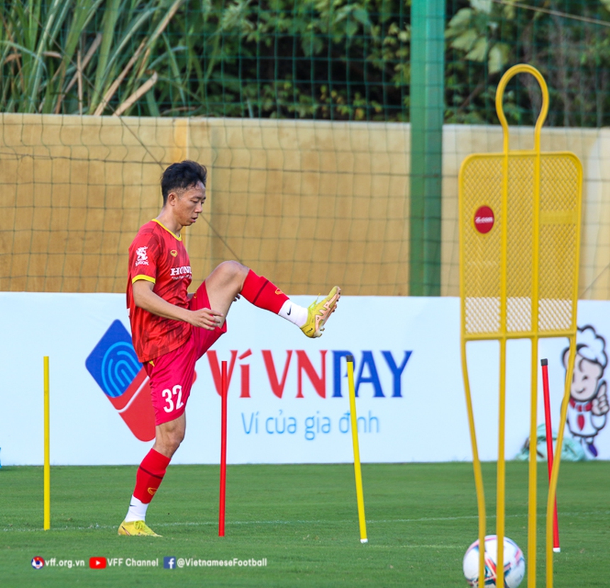 Bóng đá Việt Nam tối ngày 28/11: Tuyển Việt Nam tập làm quen SVĐ Mỹ Đình - Ảnh 3.