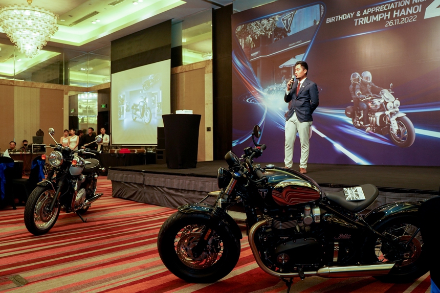 Dàn xe toàn bản đặc biệt của Triumph tại Việt Nam: Hầu hết bản Chrome, chiếc đắt nhất 1,3 tỷ đồng - Ảnh 2. Dàn xe toàn bản đặc biệt của Triumph tại Việt Nam: Hầu hết bản Chrome, chiếc đắt nhất 1,3 tỷ đồng - Ảnh 2.