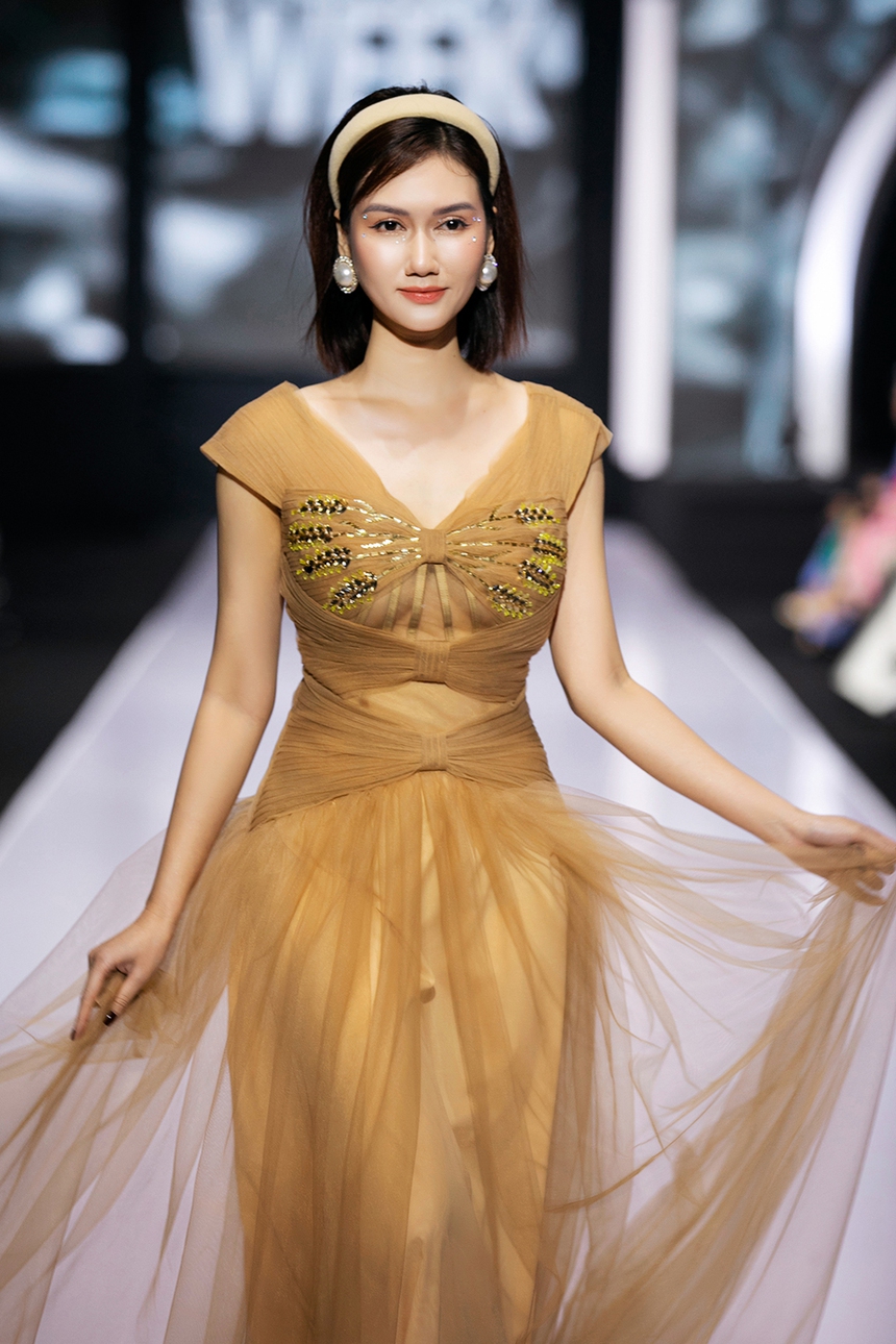 Dàn mỹ nhân VTV trình diễn BST “Lúa" của NTK Thảo Nguyễn - Ảnh 8. Dàn mỹ nhân VTV trình diễn BST “Lúa" của NTK Thảo Nguyễn - Ảnh 8.