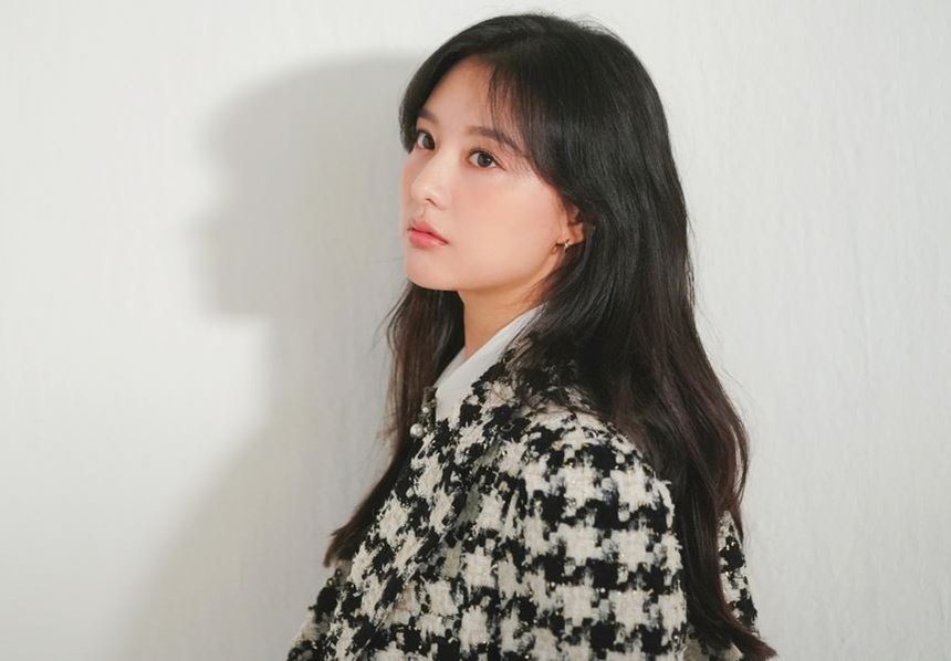 Kim Ji Won: Bạn diễn tiềm năng của Kim Soo Hyun giàu cỡ nào? - Ảnh 7.