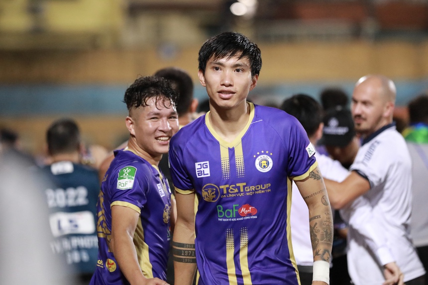 Văn Hậu lập 'siêu phẩm' giúp Hà Nội vô địch Cup Quốc Gia 2022 - Ảnh 2. Văn Hậu lập 'siêu phẩm' giúp Hà Nội vô địch Cup Quốc Gia 2022 - Ảnh 2.