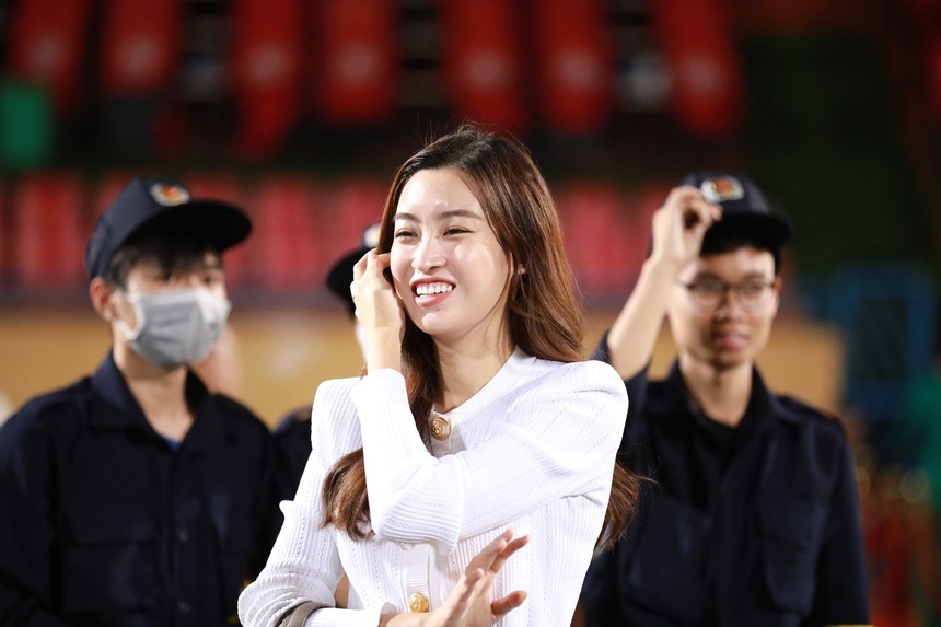 Đỗ Mỹ Linh lần thứ hai ăn mừng chức vô địch cùng Hà Nội FC - Ảnh 5.