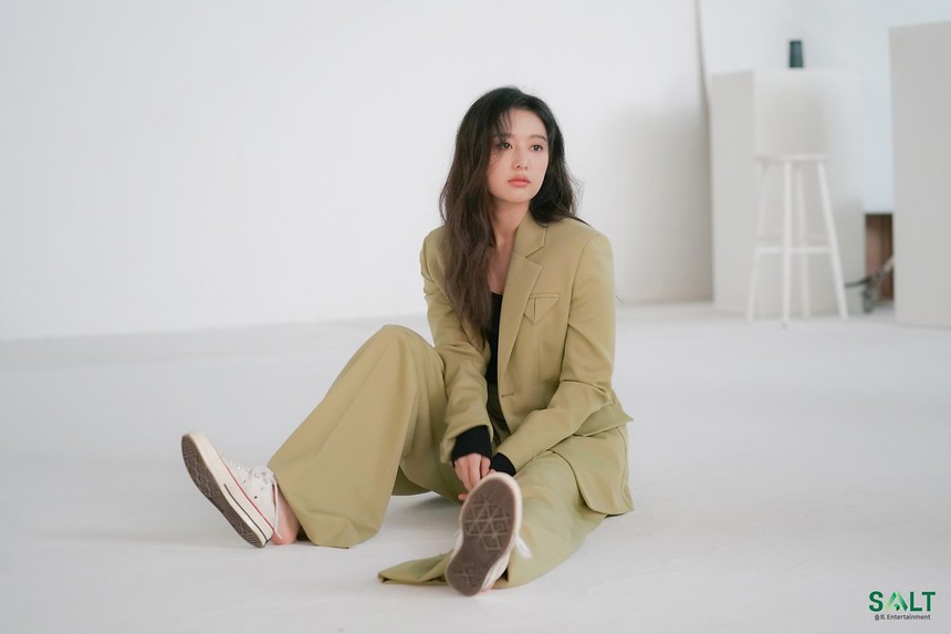 Kim Ji Won: Bạn diễn tiềm năng của Kim Soo Hyun giàu cỡ nào? - Ảnh 6.