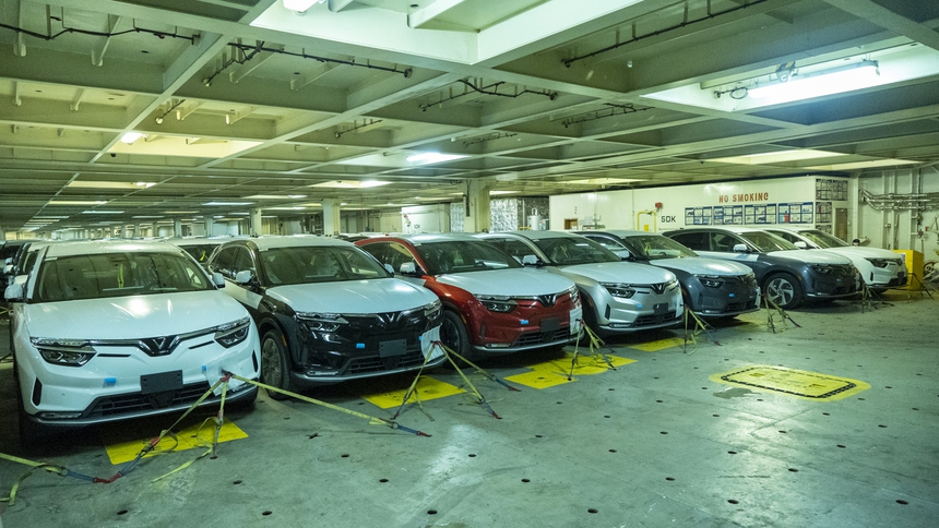 Cập nhật hành trình tàu chở lô VinFast VF 8: Thẳng tiến đến đất Mỹ - Ảnh 4. Cập nhật hành trình tàu chở lô VinFast VF 8: Thẳng tiến đến đất Mỹ - Ảnh 4.