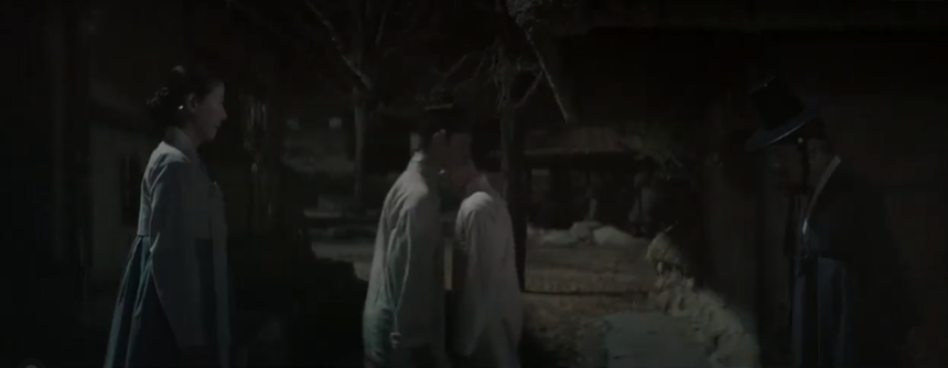 'Dưới bóng trung điện' tập 14 tăng vọt rating lên mốc cao mới: Cặp đôi Thế tử vừa động phòng lại tiếp tục giận nhau - Ảnh 1.