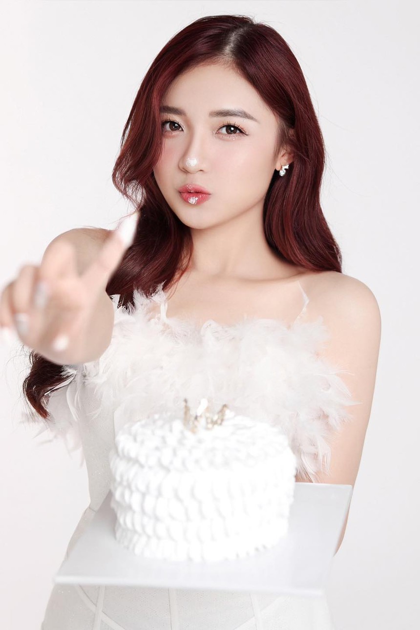 MC Phương Thảo tung bộ ảnh mới đón sinh nhật tuổi 25, visual hút mắt người xem vì quá đỗi ngọt ngào, nàng thơ - Ảnh 3.
