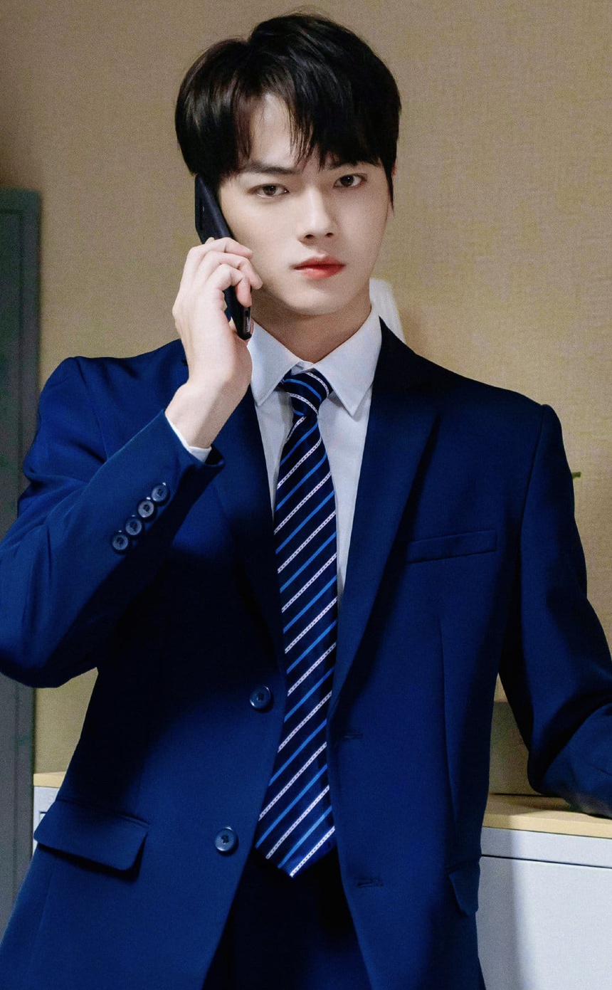 Mặc ồn ào bị chê diễn tệ, Dương Mịch - Hứa Khải tung ảnh đi chơi thân thiết  - Ảnh 10.