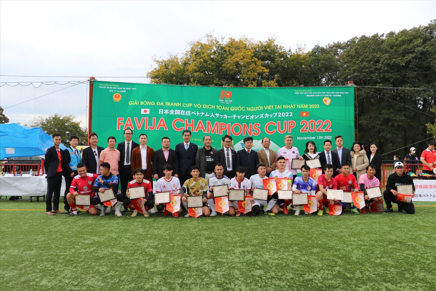 Đỗ Thị Nhâm đánh dấu vai trò là Nhà tài trợ cho Giải Bóng đá "Favija Champions Cup 2022" - Ảnh 3.