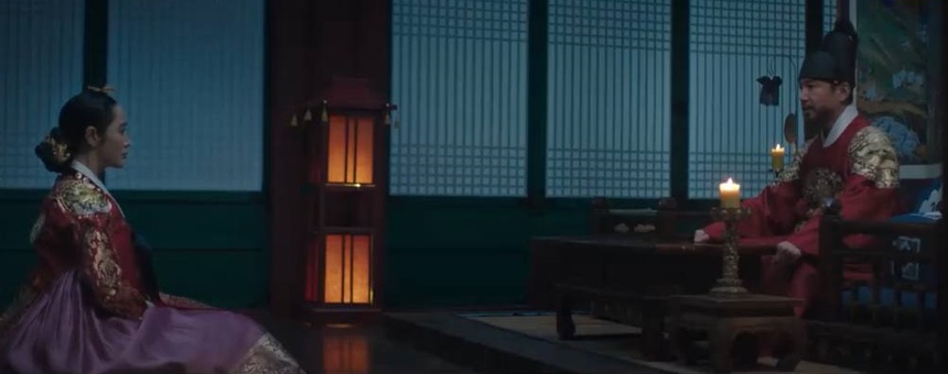 'Dưới bóng trung điện' tập 14 tăng vọt rating lên mốc cao mới: Cặp đôi Thế tử vừa động phòng lại tiếp tục giận nhau - Ảnh 4.