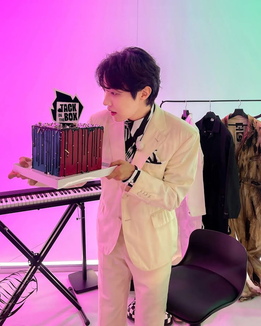 RM BTS biến giấc mơ ấp ủ bấy lâu thành hiện thực - Ảnh 2.