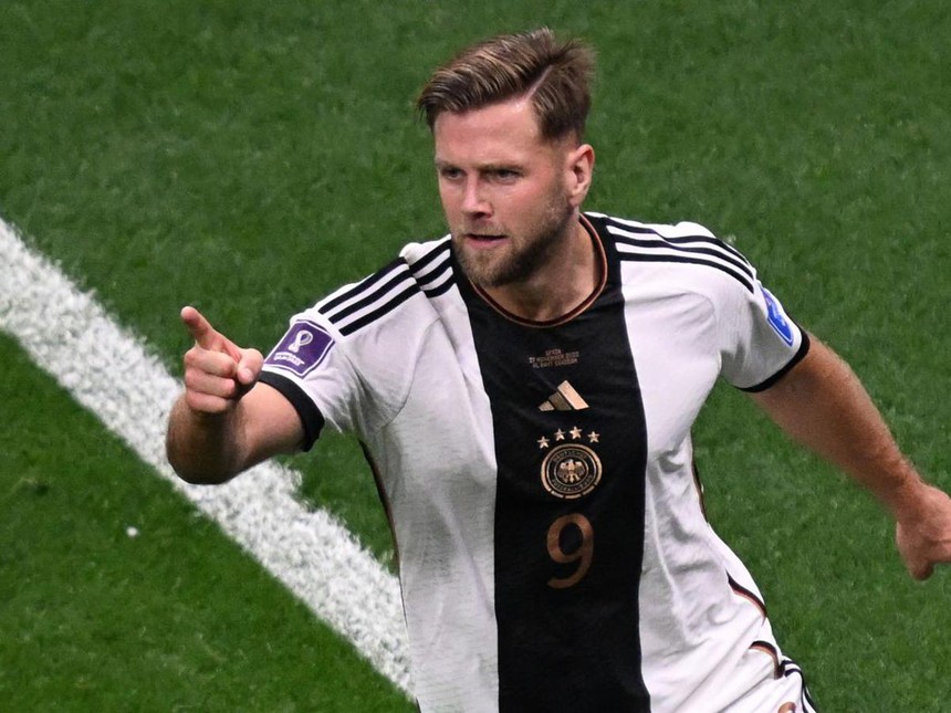 CĐV phát cuồng vì phát hiện mới về người hùng của tuyển Đức - Ảnh 2.