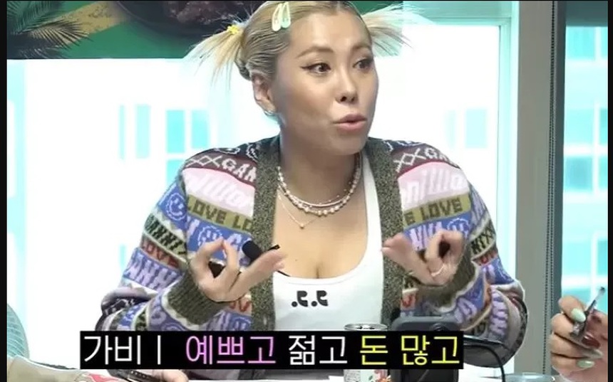 Cuộc sống của siêu sao K-pop qua cái nhìn của người trong ngành: “Trẻ đẹp, giàu có và trống rỗng” - Ảnh 3.