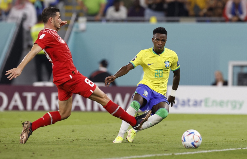 Brazil gặp bế tắc trong việc tìm đường vào khung thành Yann Sommer xuyên suốt trận đấu