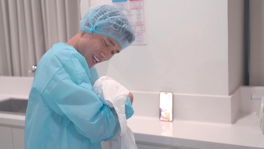 Bùi Tiến Dũng hạnh phúc đón con trai đầu lòng - Ảnh 1. Bùi Tiến Dũng hạnh phúc đón con trai đầu lòng - Ảnh 1.