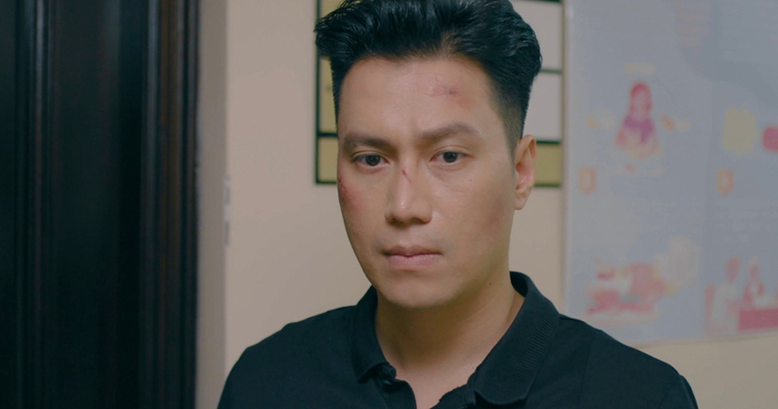 'Hành trình công lý' tập 22: Mẹ Cường (Doãn Quốc Đam) mang cả cọc tiền đến mua chuộc Phương - Ảnh 4.