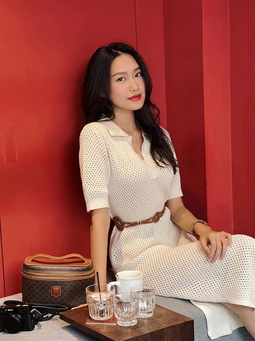 Dàn WAGs của các cầu thủ CLB Hà Nội: Toàn hoa hậu và ái nữ, nhan sắc xinh đẹp khó ai sánh bằng - Ảnh 8.