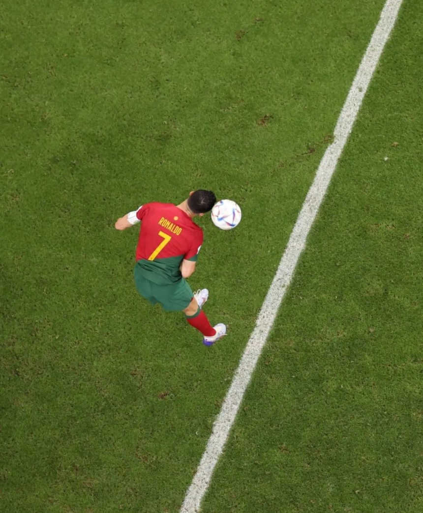 Tình huống ghi bàn gây tranh cãi của Ronaldo và Bruno Fernandes - Ảnh 7.