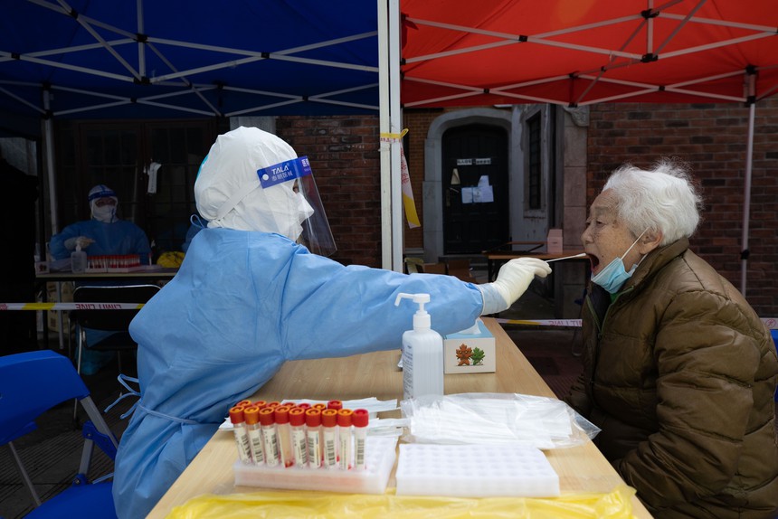 Trung Quốc: Một số thành phố tối ưu hóa hơn nữa hoạt động xét nghiệm Covid-19 - Ảnh 1.