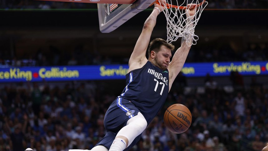 Luka Doncic cân bằng thành tích 20 năm của huyền thoại Mavericks - Ảnh 3.