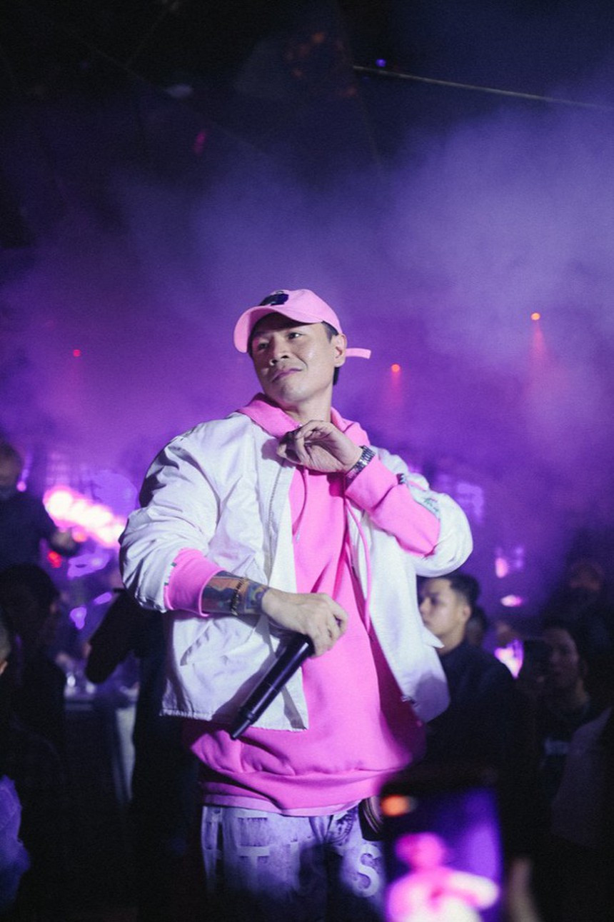 Đứng trên biết bao sân khấu lớn thì Binz cũng trở nên hồi hộp, run rẩy khi hát 1 bài hát tặng người yêu! - Ảnh 5.