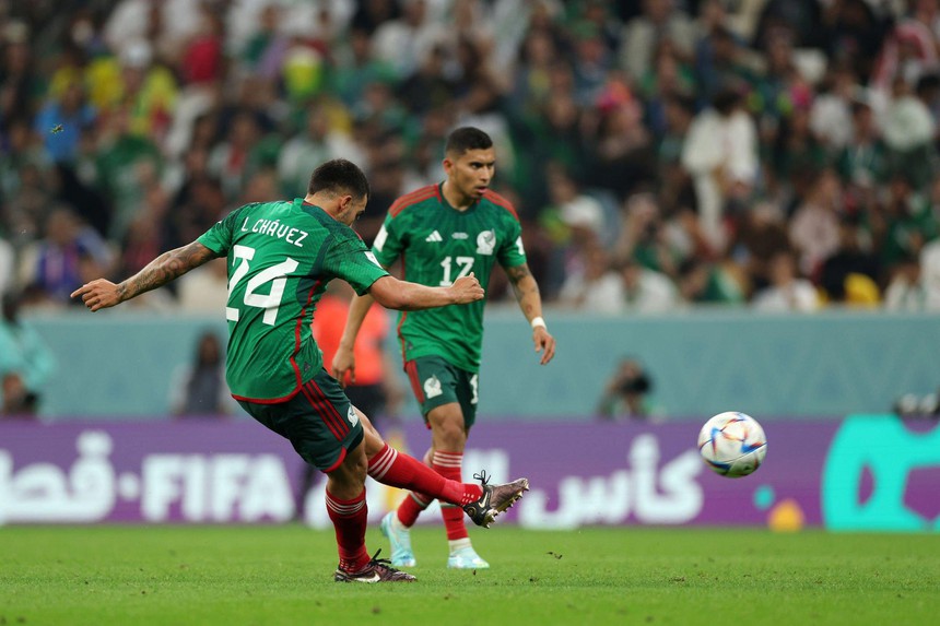 ĐIỂM NHẤN Ả rập Xê út 1-2 Mexico: Quyết tâm của Mexico chưa đủ - Ảnh 2.