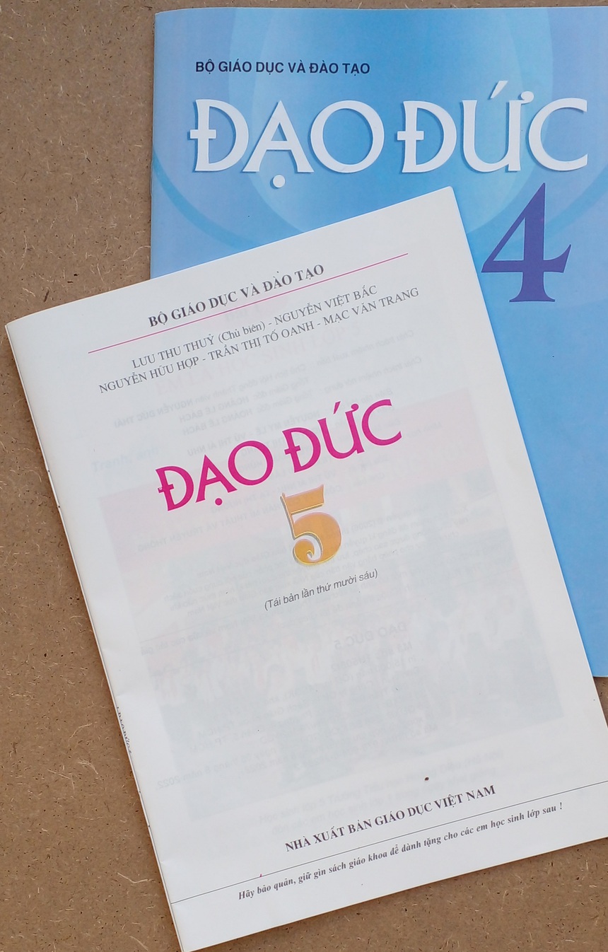 Gặp lại tác giả được đưa vào sách giáo khoa: Thầy giáo toán Nguyễn Việt Bắc đã viết văn như thế - Ảnh 3. Gặp lại tác giả được đưa vào sách giáo khoa: Thầy giáo toán Nguyễn Việt Bắc đã viết văn như thế - Ảnh 3.