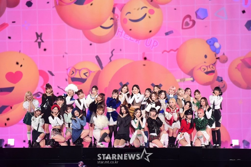 Ngọc Trinh đẹp mới được mời đóng phim, Diệp Lâm Anh và mẹ chồng "xa mặt cách lòng" - Ảnh 6. Ngọc Trinh đẹp mới được mời đóng phim, Diệp Lâm Anh và mẹ chồng "xa mặt cách lòng" - Ảnh 6.