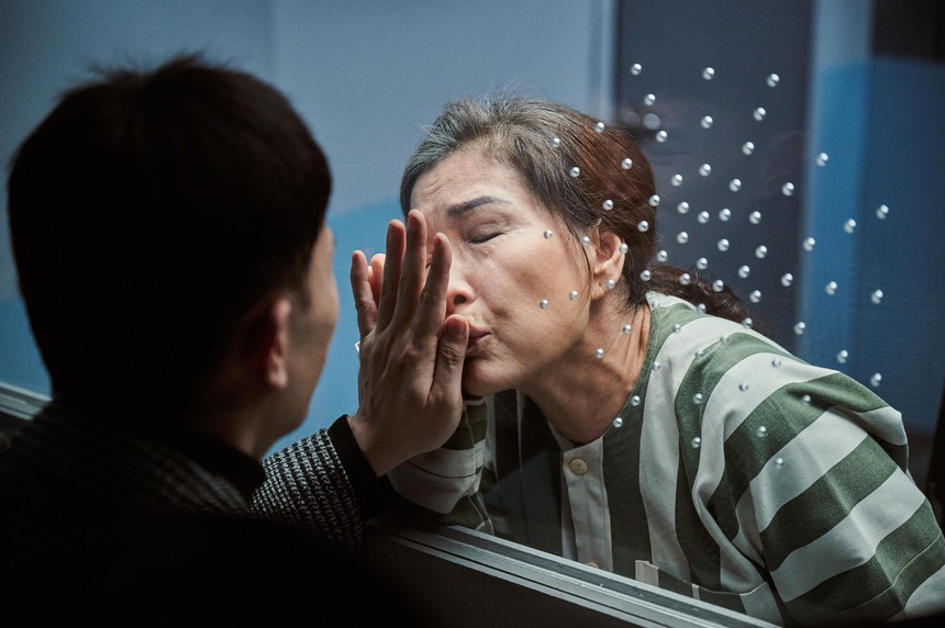 Phim "Hạnh phúc máu": Một cách kể chuyện ít thấy trong điện ảnh Việt - Ảnh 2.