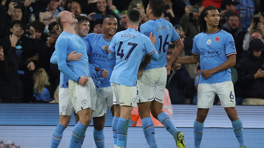 Man City giành chiến thắng kịch tính trước Fulham dù chơi thiếu người Man City giành chiến thắng kịch tính trước Fulham dù chơi thiếu người
