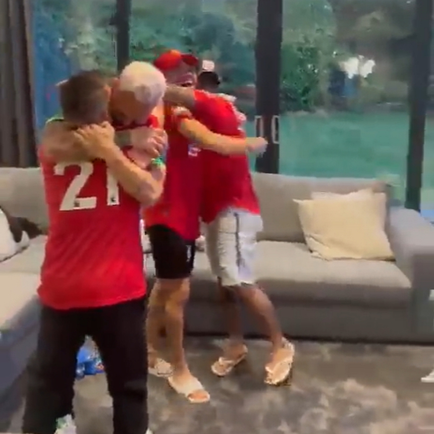 ... và vỡ òa trong sung sướng