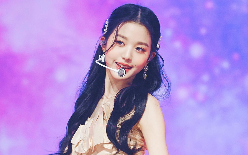 Jang Wonyoung IVE tạm hoãn thi đại học để tập trung cho sự nghiệp - Ảnh 2. Jang Wonyoung IVE tạm hoãn thi đại học để tập trung cho sự nghiệp - Ảnh 2.