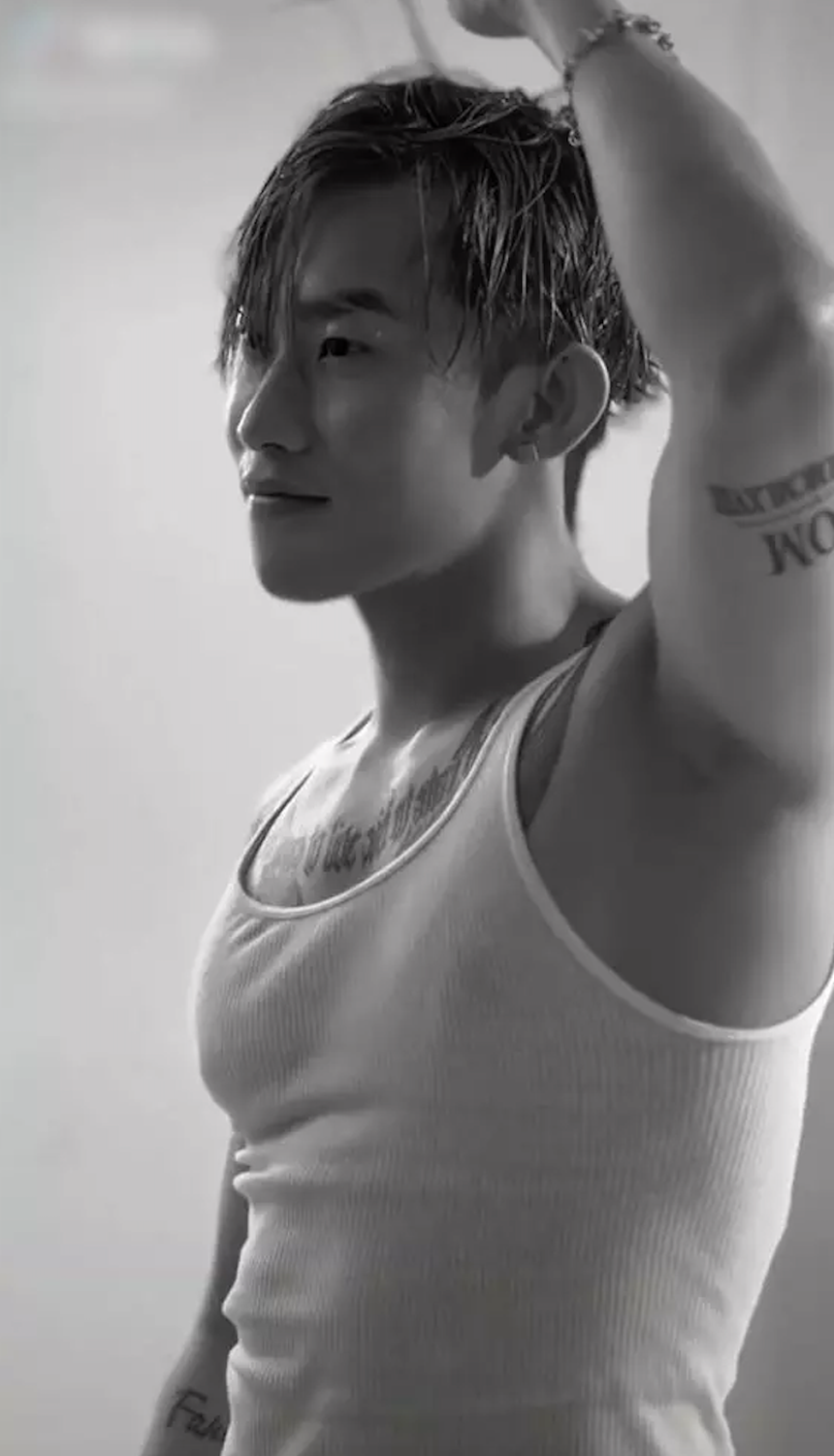 Kay Trần sau khi rời M-TP: Nhá hàng bức ảnh khoe body rồi ở ẩn, động thái đáng chú ý với công ty cũ - Ảnh 1.