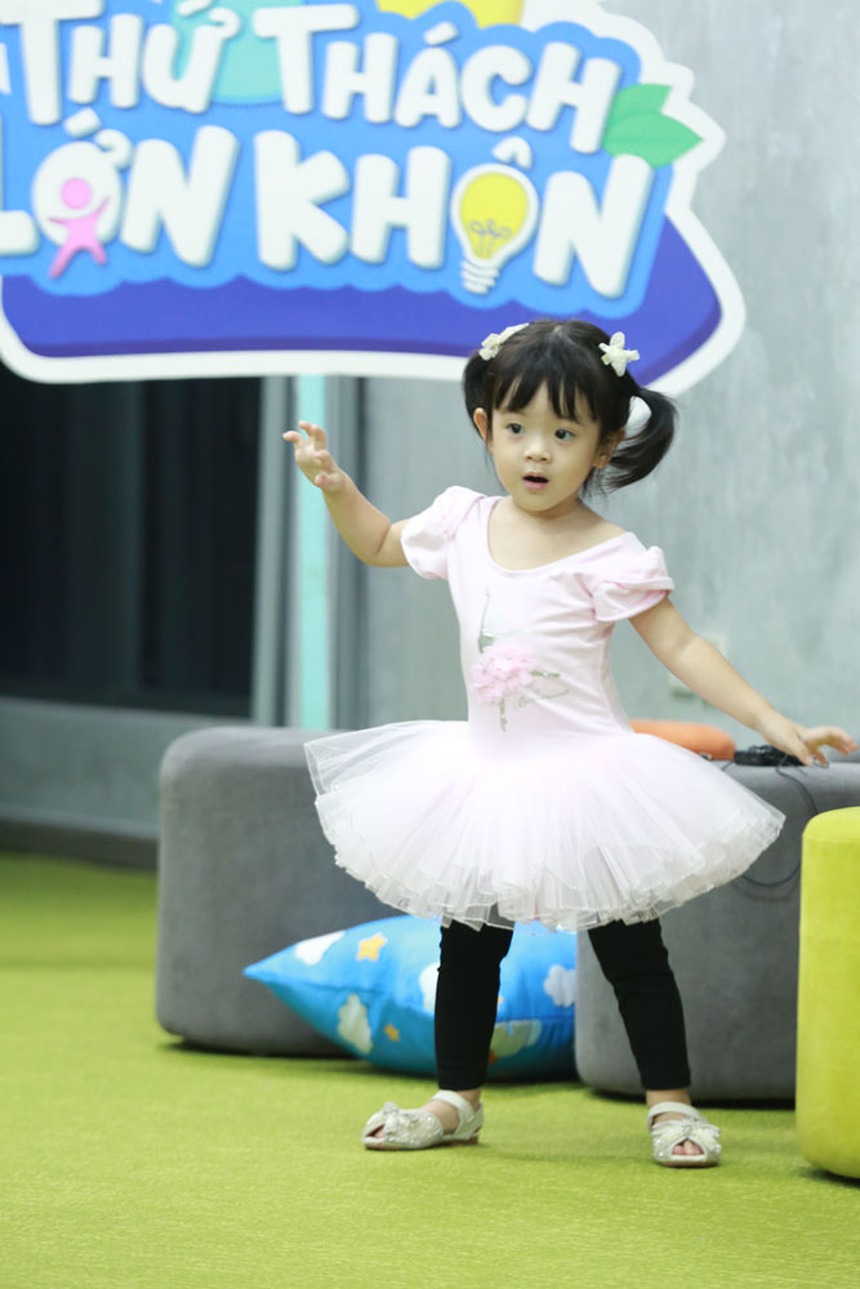 "Thế lực nhí" nhà Lan Phương, Trương Mỹ Nhân, Fabo Nguyễn... siêu đáng yêu ở show thực tế Thử Thách Lớn Khôn - Ảnh 1.