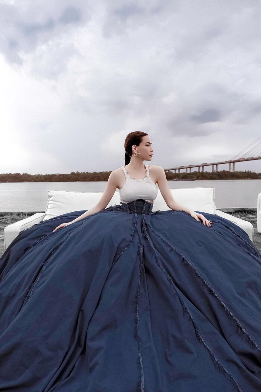 Hồ Ngọc Hà không 'Cô đơn trên sofa' - Ảnh 4.