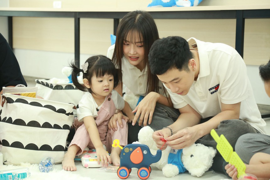 "Thế lực nhí" nhà Lan Phương, Trương Mỹ Nhân, Fabo Nguyễn... siêu đáng yêu ở show thực tế Thử Thách Lớn Khôn - Ảnh 2.