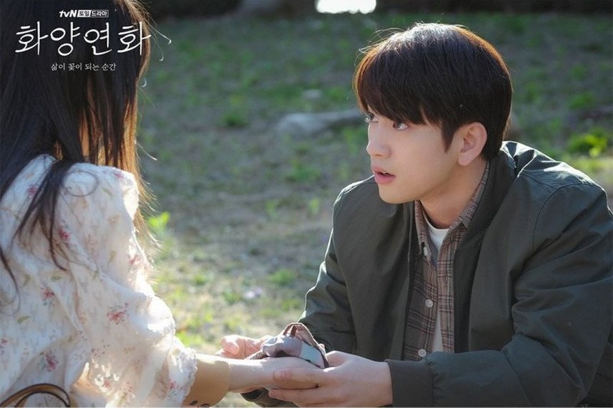 5 thần tượng K-pop chuyển hình làm diễn viên thành công nhất: IU, Yoona SNSD... - Ảnh 11.