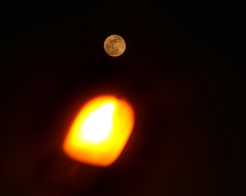 Chiêm ngưỡng hiện tượng nguyệt thực toàn phần cuối cùng năm 2022 - Ảnh 1. Chiêm ngưỡng hiện tượng nguyệt thực toàn phần cuối cùng năm 2022 - Ảnh 1.