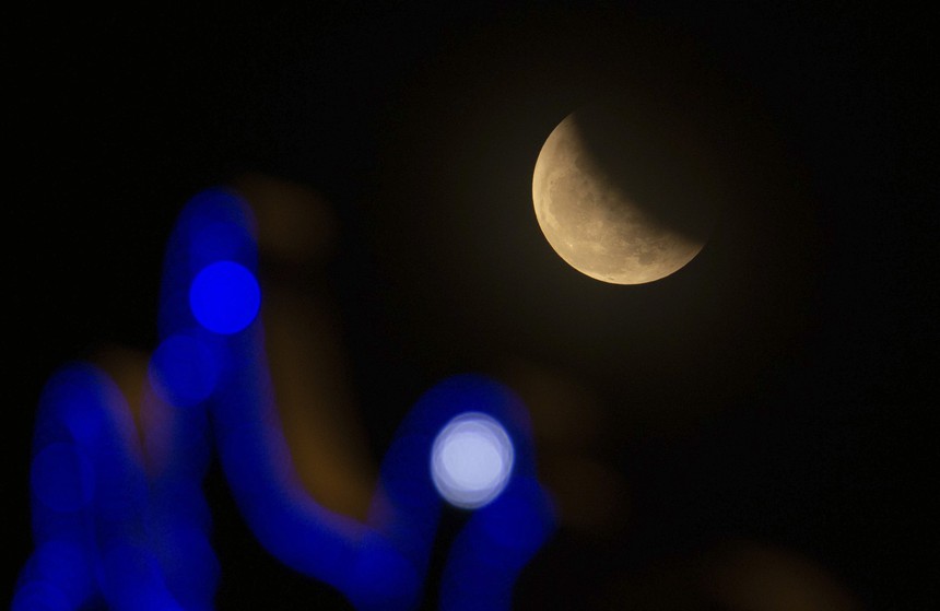 Chiêm ngưỡng hiện tượng nguyệt thực toàn phần cuối cùng năm 2022 - Ảnh 7. Chiêm ngưỡng hiện tượng nguyệt thực toàn phần cuối cùng năm 2022 - Ảnh 7.