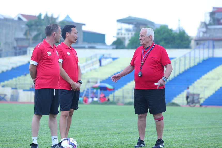 Tạm biệt HLV Petrovic! - Ảnh 1.