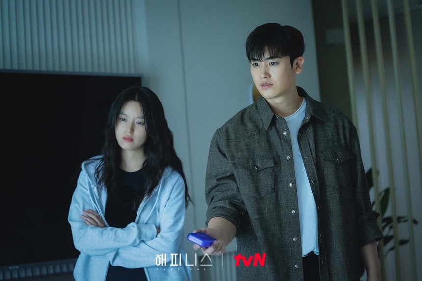 Park Hyung Sik có "phản ứng hóa học" cực đỉnh với bạn diễn nữ