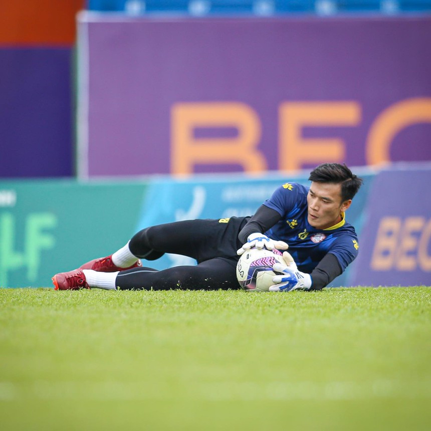 HLV Vũ Tiến Thành tiết lộ tương lai Bùi Tiến Dũng sau khi giúp TPHCM trụ hạng - Ảnh 1.