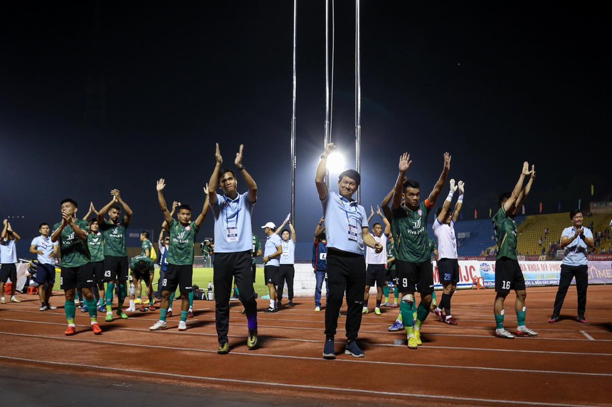 Lee Nguyễn giảm lương để ở lại TP.HCM ? - Ảnh 2.