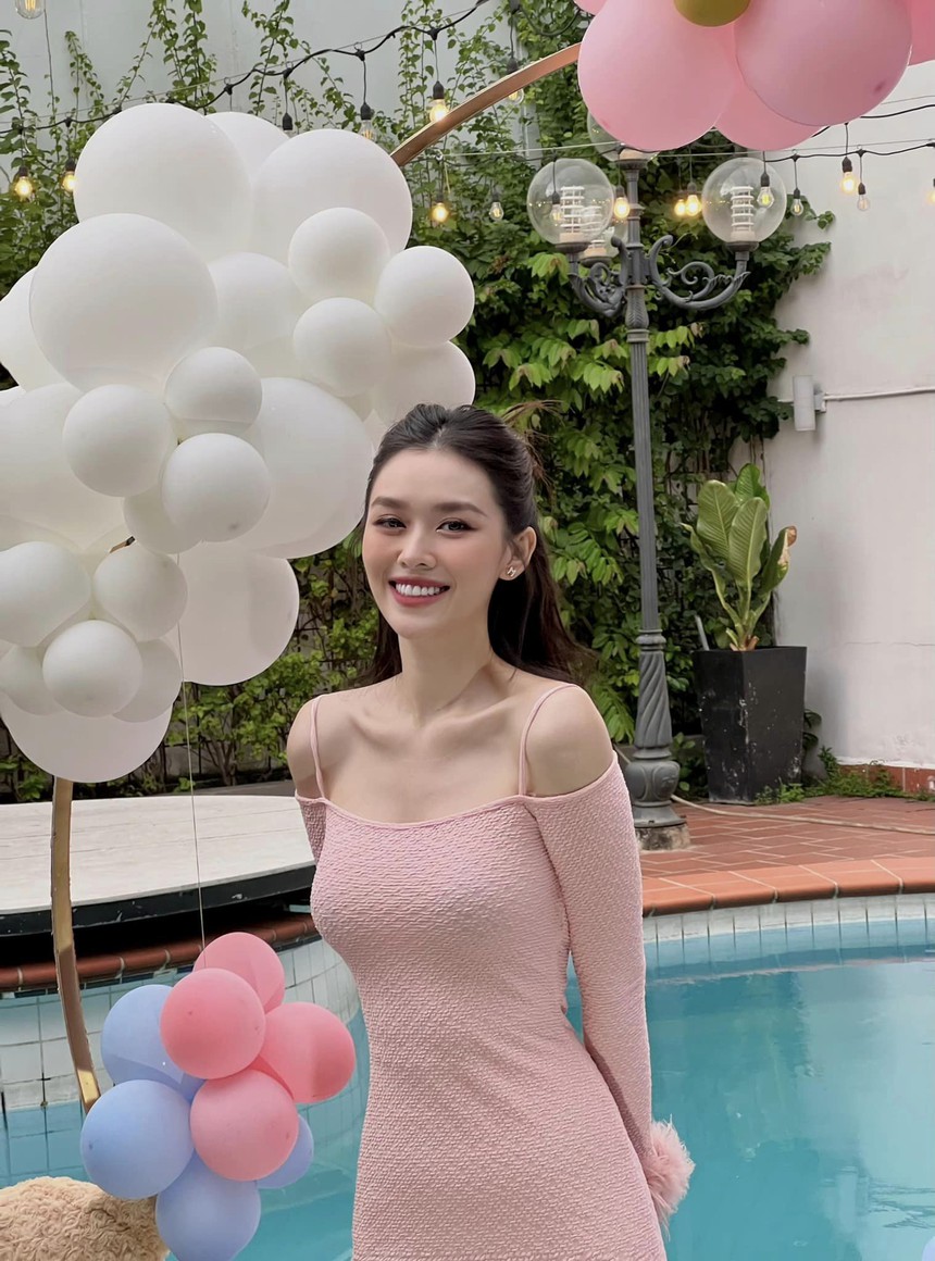 Cuộc sống của Á hậu Vbiz kết hôn năm 20 tuổi, quyết giữ kín dung mạo con gái vì một lý do  - Ảnh 7.