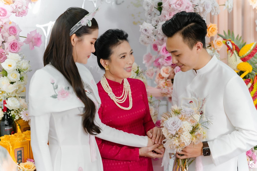 Hoa hậu Ngân Anh bật mí lời dặn dò đặc biệt của mẹ ruột, tiết lộ tính cách ông xã - Ảnh 2. Hoa hậu Ngân Anh bật mí lời dặn dò đặc biệt của mẹ ruột, tiết lộ tính cách ông xã - Ảnh 2.