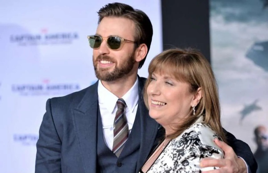 Người đàn ông quyến rũ nhất thế giới 2022 Chris Evans: Mẹ tôi sẽ rất hạnh phúc - Ảnh 3.