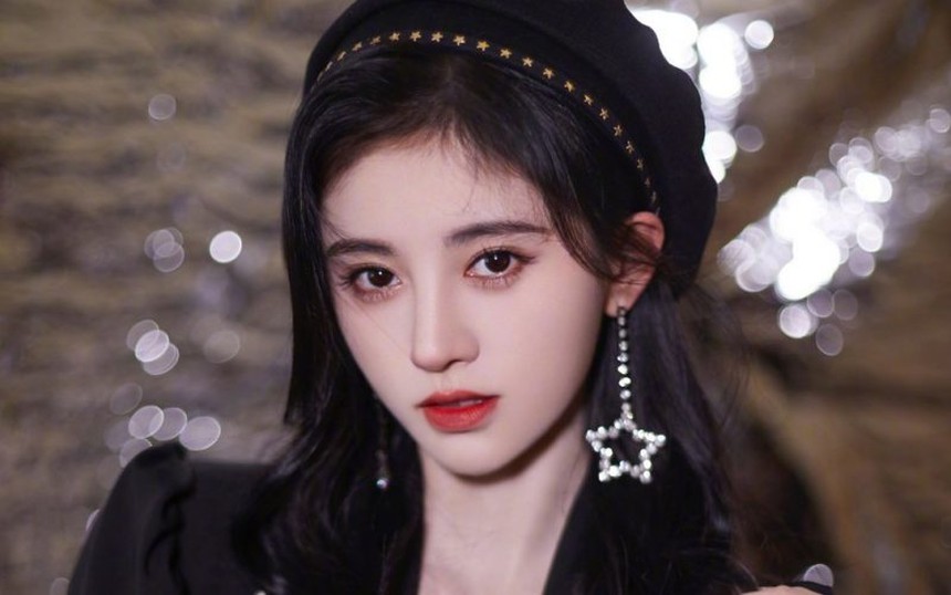 5 sao C-biz trở thành trò cười vì fan 'sự nghiệp': Dương Tử yêu đương cũng bị mắng - Ảnh 4. 5 sao C-biz trở thành trò cười vì fan 'sự nghiệp': Dương Tử yêu đương cũng bị mắng - Ảnh 4.