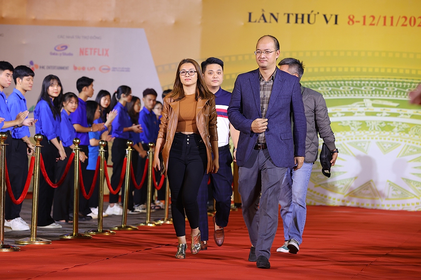 Sự kiện thảm đỏ Liên hoan Phim quốc tế Hà Nội lần thứ VI - 2022 - Ảnh 17.
