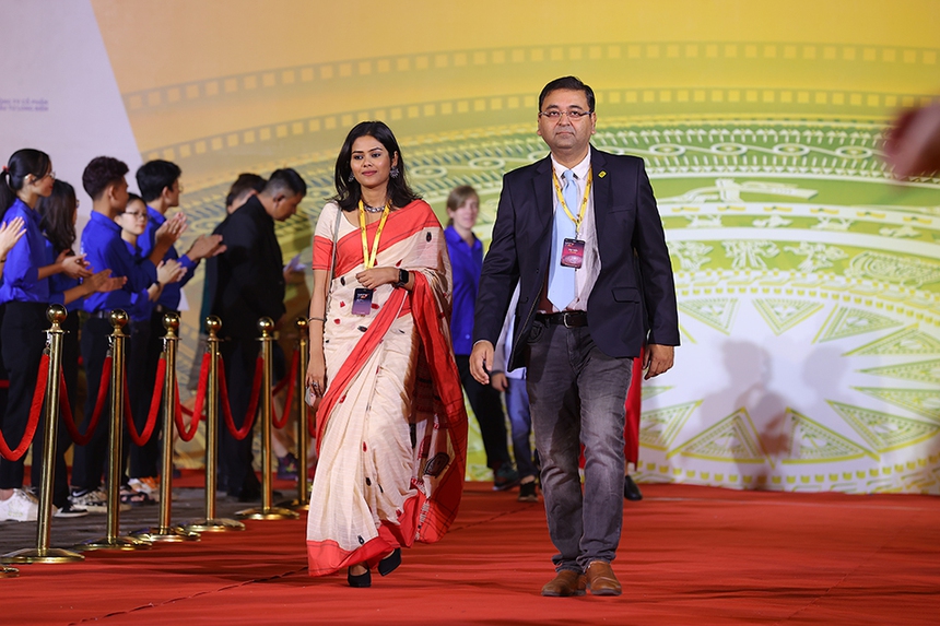 Sự kiện thảm đỏ Liên hoan Phim quốc tế Hà Nội lần thứ VI - 2022 - Ảnh 13.