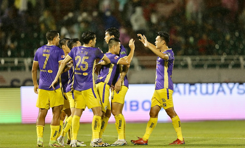 Bóng đá Việt Nam hôm nay: Bình Định vs SLNA (18h00). Hà Nội vs Viettel (19h15) - Ảnh 1.